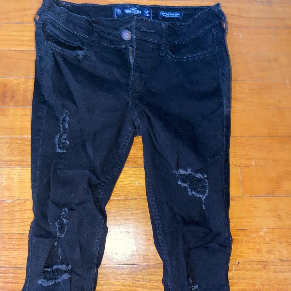 ripped black skinny jeans